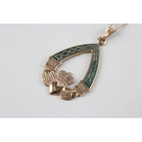 127 - 9ct gold green enamel claddah pendant & chain (3.3g)