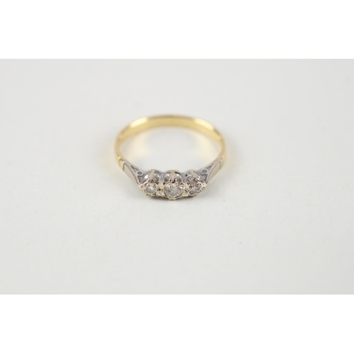 133 - 18ct gold diamond vintage three stone ring (2.5g) Size  O