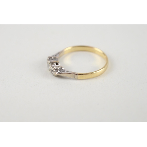 133 - 18ct gold diamond vintage three stone ring (2.5g) Size  O