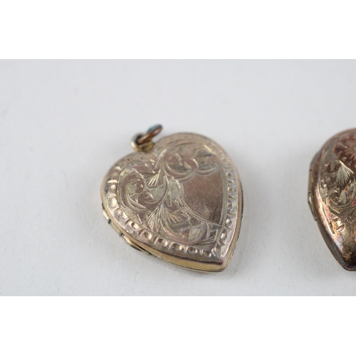 29 - 2x 9ct gold back & front patterned heart shaped lockets (7.1g)