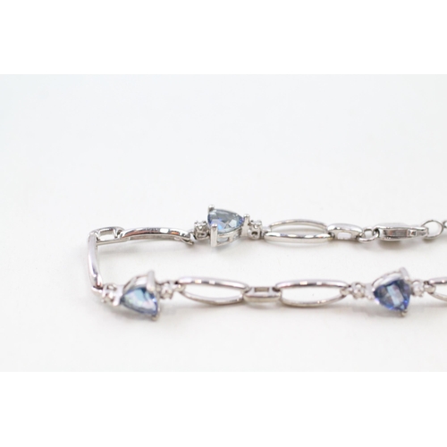 33 - 9ct white gold blue gemstone bracelet (4g)