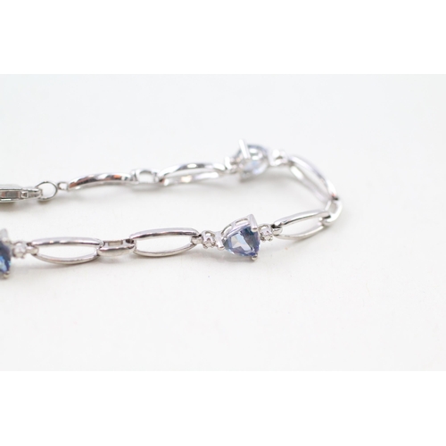 33 - 9ct white gold blue gemstone bracelet (4g)