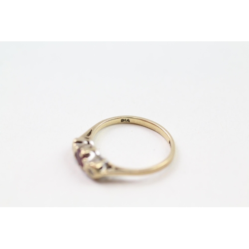 45 - 9ct gold red gemstone & diamond three stone ring (1.5g) Size  K 1/2