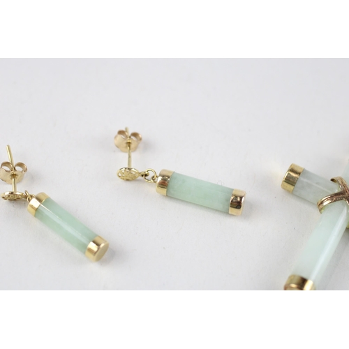 69 - 2x 9ct gold jade pendant & earrings (6.2g)