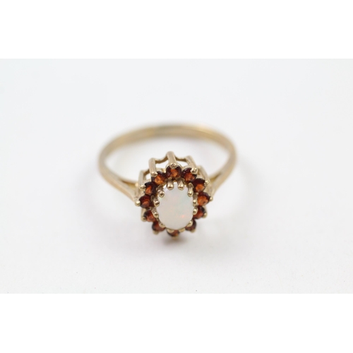 80 - 9ct gold vintage opal & garnet cluster ring (2.3g) Size  P