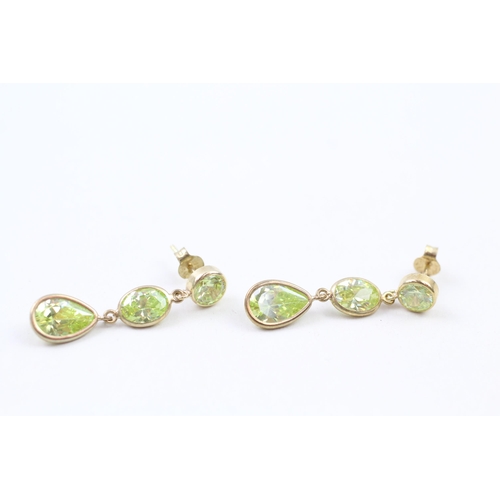 89 - 9ct gold green gemstone drop earrings (3.7g)