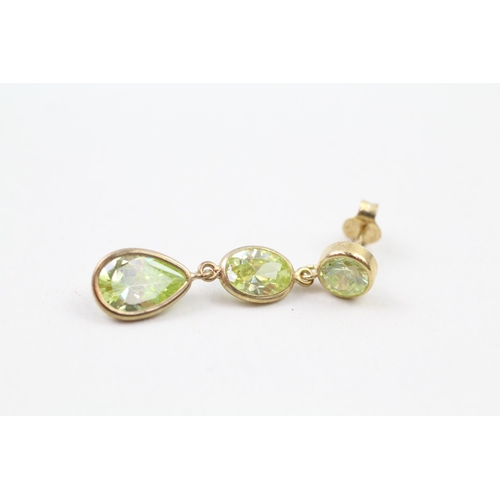 89 - 9ct gold green gemstone drop earrings (3.7g)