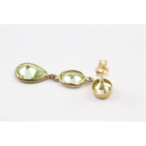 89 - 9ct gold green gemstone drop earrings (3.7g)