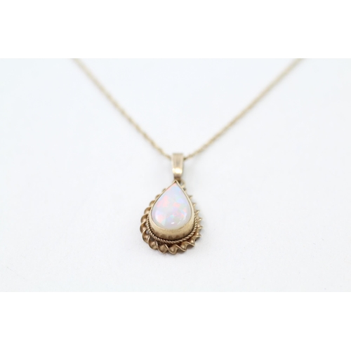 91 - 9ct gold vintage opal pendant & chain (1.5g)