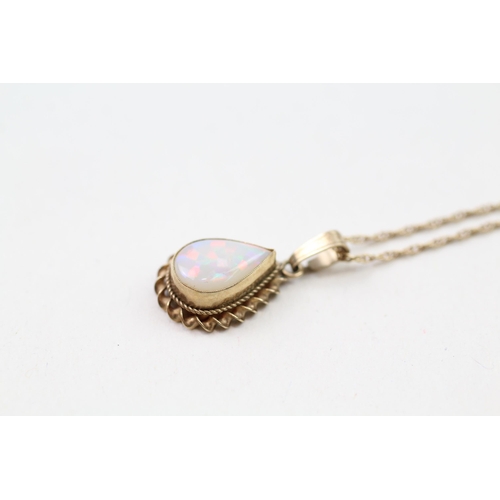 91 - 9ct gold vintage opal pendant & chain (1.5g)