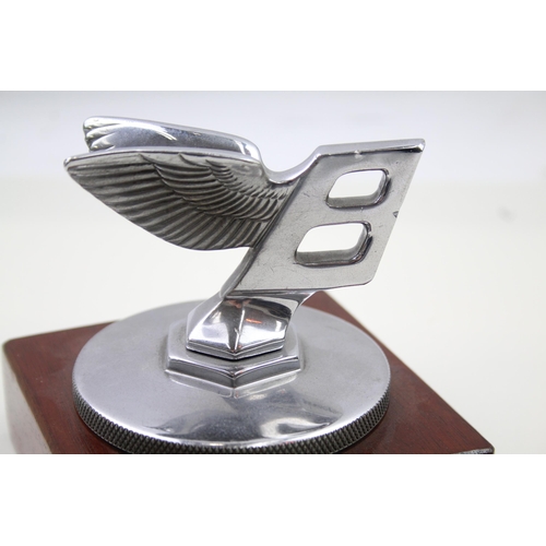 282 - Vintage BENTLEY Car Mascot Flying B Automobilia Collectable w/ Wooden Plinth