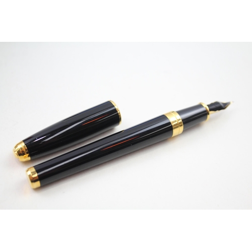 367 - S.T DUPONT Olympio Black Lacquer Fountain Pen w/ 18ct White Gold Nib Writing Box