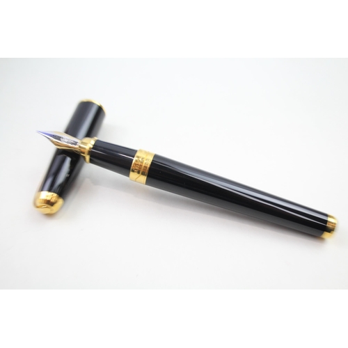 367 - S.T DUPONT Olympio Black Lacquer Fountain Pen w/ 18ct White Gold Nib Writing Box