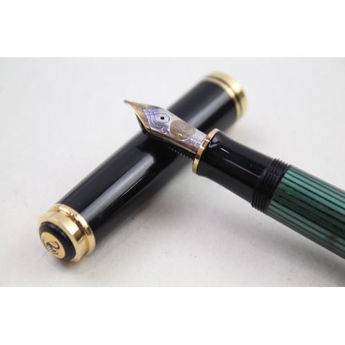 340 - PELIKAN M800 Green & Black 18ct Two Tone Gold Nib WRITING