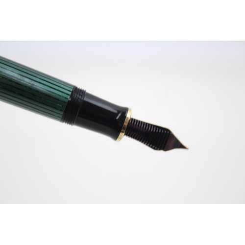 340 - PELIKAN M800 Green & Black 18ct Two Tone Gold Nib WRITING