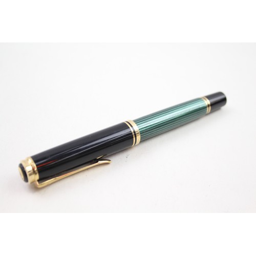 340 - PELIKAN M800 Green & Black 18ct Two Tone Gold Nib WRITING