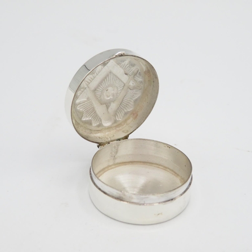 140 - HM 925 Sterling Silver Masonic Pill Box in perfect condition lid shuts tightly (13.4g)  30mm dia.