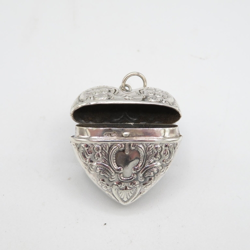 146 - Heart shaped locket Vesta with foliate design in 925 HM Sterling Silver in excellent condition hinge... 