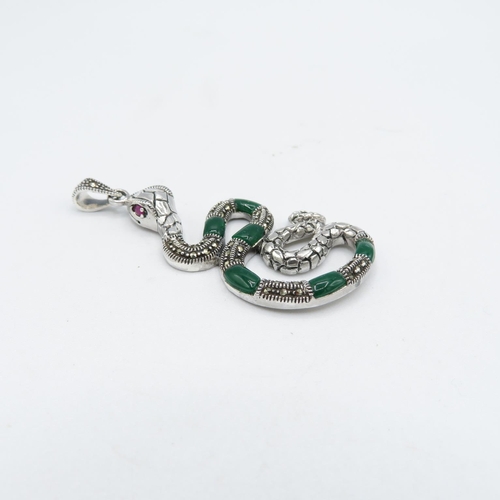 202 - HM Sterling Silver 925 Snake pendant set with green stones and red stone eyes (10.7g) In excellent c... 