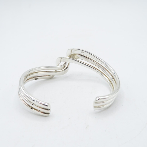 207 - HM 925 Sterling Silver triple wave design bangle - adjustable - (36.6g) In excellent condition