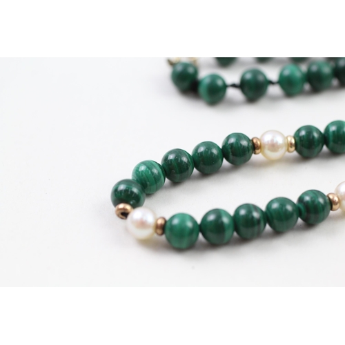 107 - 9ct gold malachite & cultured pearl necklace (30.6g)