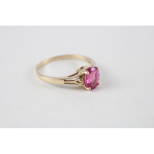 113 - 9ct gold pink gemstone ring (2.1g) Size  R