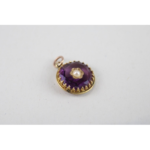 127 - 9ct gold amethyst & seed pearl daisy pendant (1.1g)