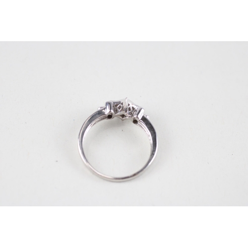 133 - 9ct white gold diamond dress ring (3.1g) Size  P