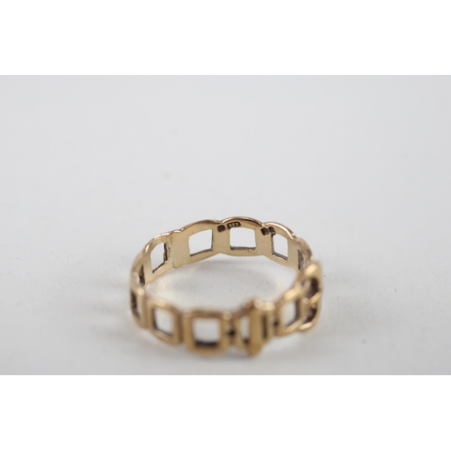 23 - 9ct gold buckle ring (1.4g) MISSHAPEN - AS SEEN Size  I