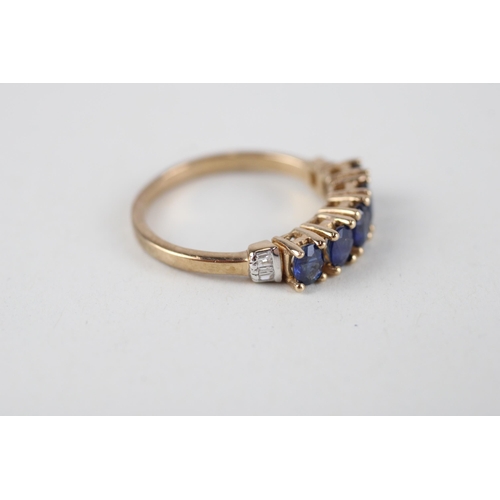 31 - 9ct gold blue gemstone & diamond ring (3g) Size  P