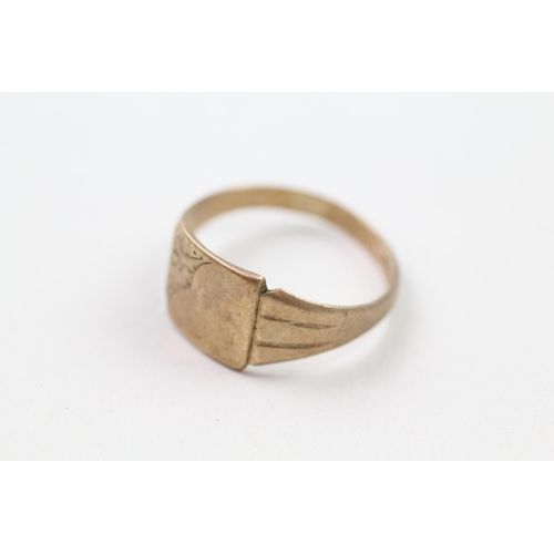 48 - 9ct gold vintage signet ring (3.6g) Size  V