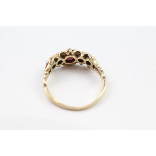 91 - 9ct gold garnet ring (3.3g) Size  S