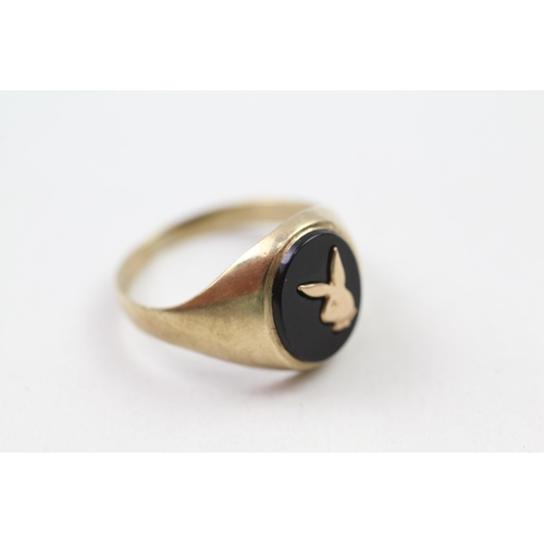 99 - 9ct gold 1980's black onyx playboy signet ring (2.9g) Size  O