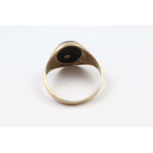 99 - 9ct gold 1980's black onyx playboy signet ring (2.9g) Size  O