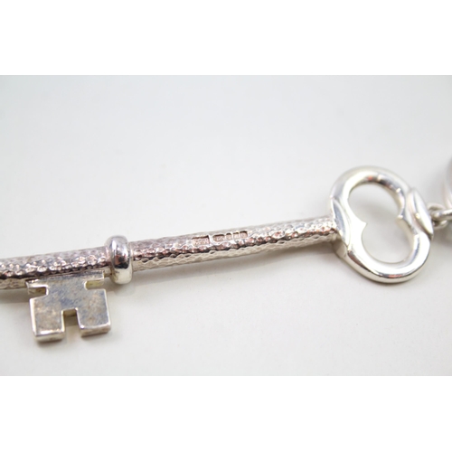 282 - HAMILTON & INCHES .925 Scottish Sterling Silver Novelty Key Form Keyring (28g)