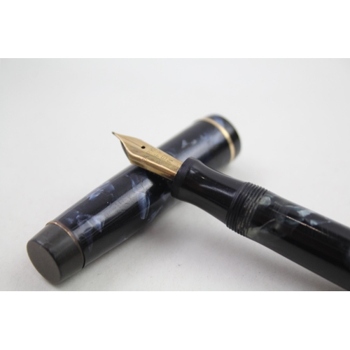 325 - Vintage PARKER Victory Navy Fountain Pen w/ 14ct Gold Nib WRITING