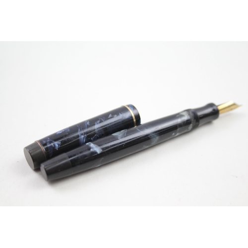 325 - Vintage PARKER Victory Navy Fountain Pen w/ 14ct Gold Nib WRITING