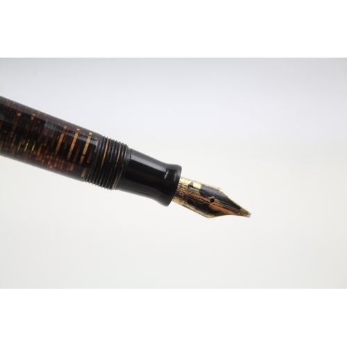 328 - Vintage PARKER Vaccumatic Brown Fountain Pen w/ 14ct Gold Nib WRITING