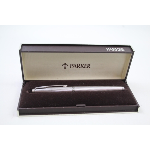 329 - Vintage PARKER 75 Silver Plated Cased Fountain Pen w/ 14ct Gold Nib WRITING