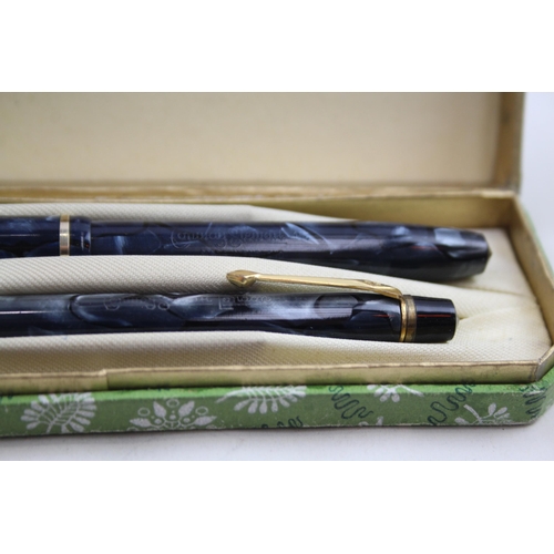 335 - Vintage CONWAY STEWART 15 Navy FOUNTAIN PEN w/ 14ct Gold Nib WRITING