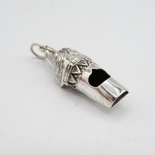 197 - HM 925 Sterling Silver dog whistle with fob ring and detailed dog head design fully working (11.3g) ... 