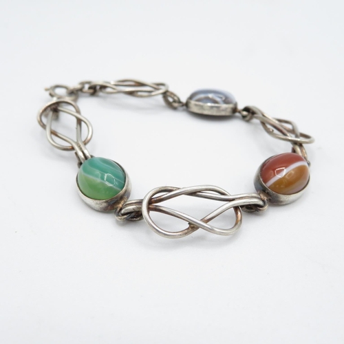 252 - A collection of Scottish silver jewellery including an agate bracelet (35g)