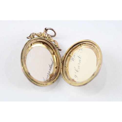 104 - 9ct gold back & front patterned locket (8.5g)