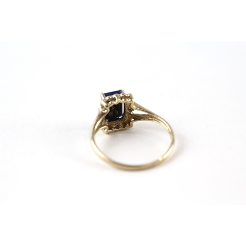 105 - 9ct gold sapphire & diamond cluster ring (2g) Size  P