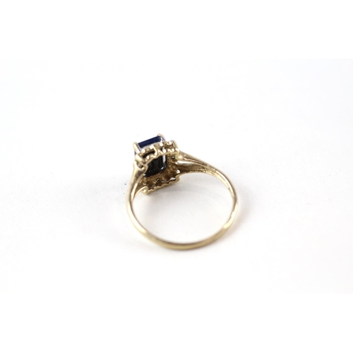 105 - 9ct gold sapphire & diamond cluster ring (2g) Size  P