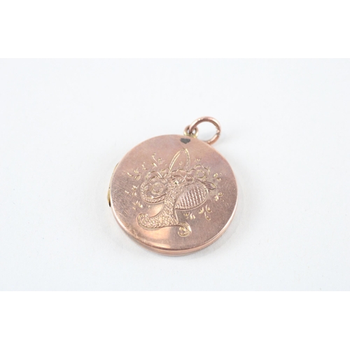 110 - 9ct gold engraved locket (4.5g)