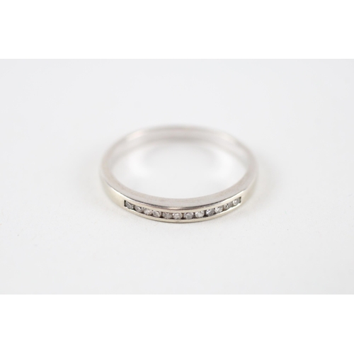 113 - 9ct gold diamond half eternity ring (1.9g) Size  P