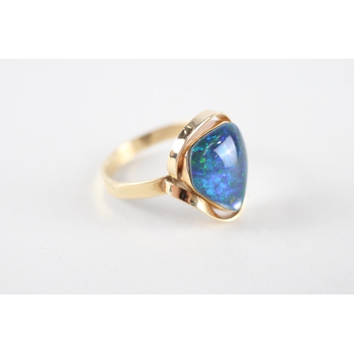 115 - 14ct opal triplet dress ring (2.4g) Size  O