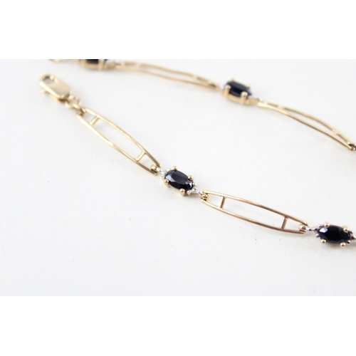 2 - 9ct gold sapphire fancy link bracelet (3.2g)