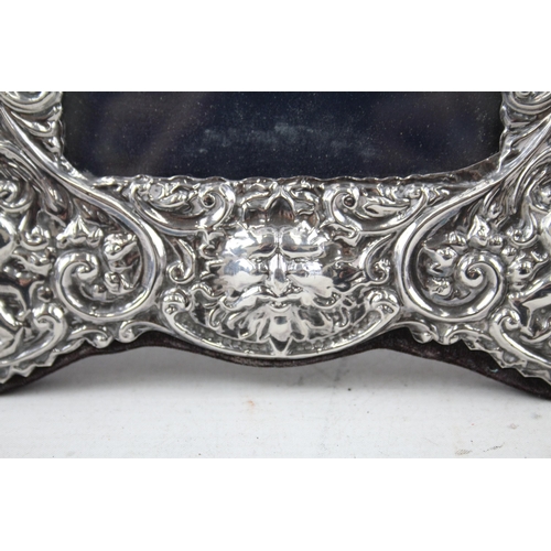 327 - 2 x Vintage .925 Sterling Silver Ornate Photograph Frames Inc Heart (1047g)